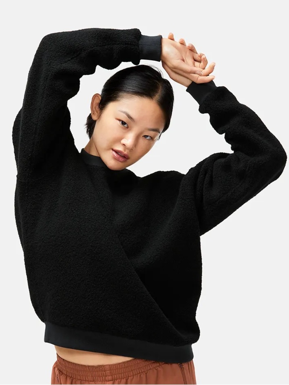 NWT! Outdoor Voices Black Megafleece Crewneck Sweatshirt Size Medium